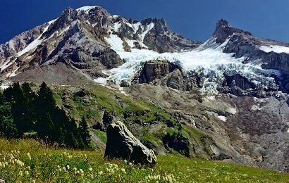 Mt. Hood from Yocum Ridge trail
